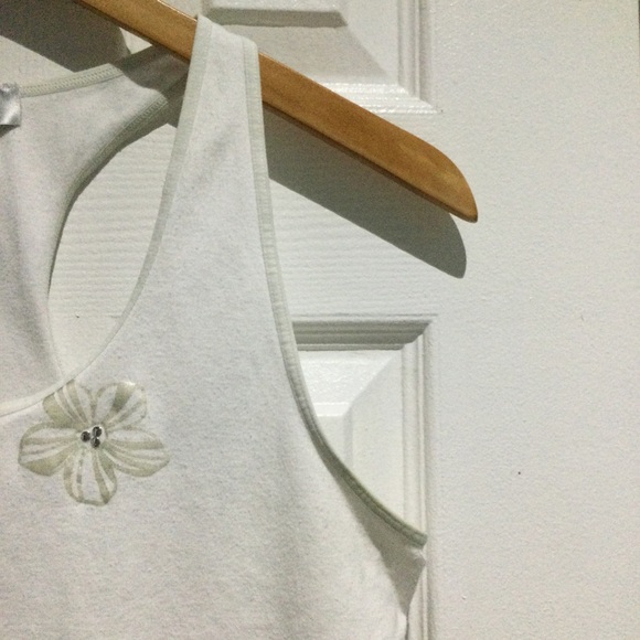 La Senza Women’s White Racerback Tank Top with Floral Accent - Picture 4 of 5